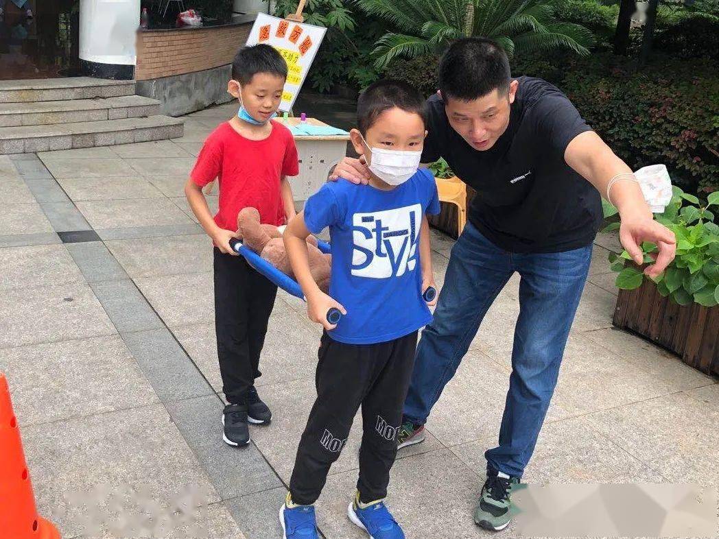 窗口期拉齐奥调整名单以备CBA季后赛；主帅复盘环节打磨；管理层满意；医务组通报恢复的简单介绍