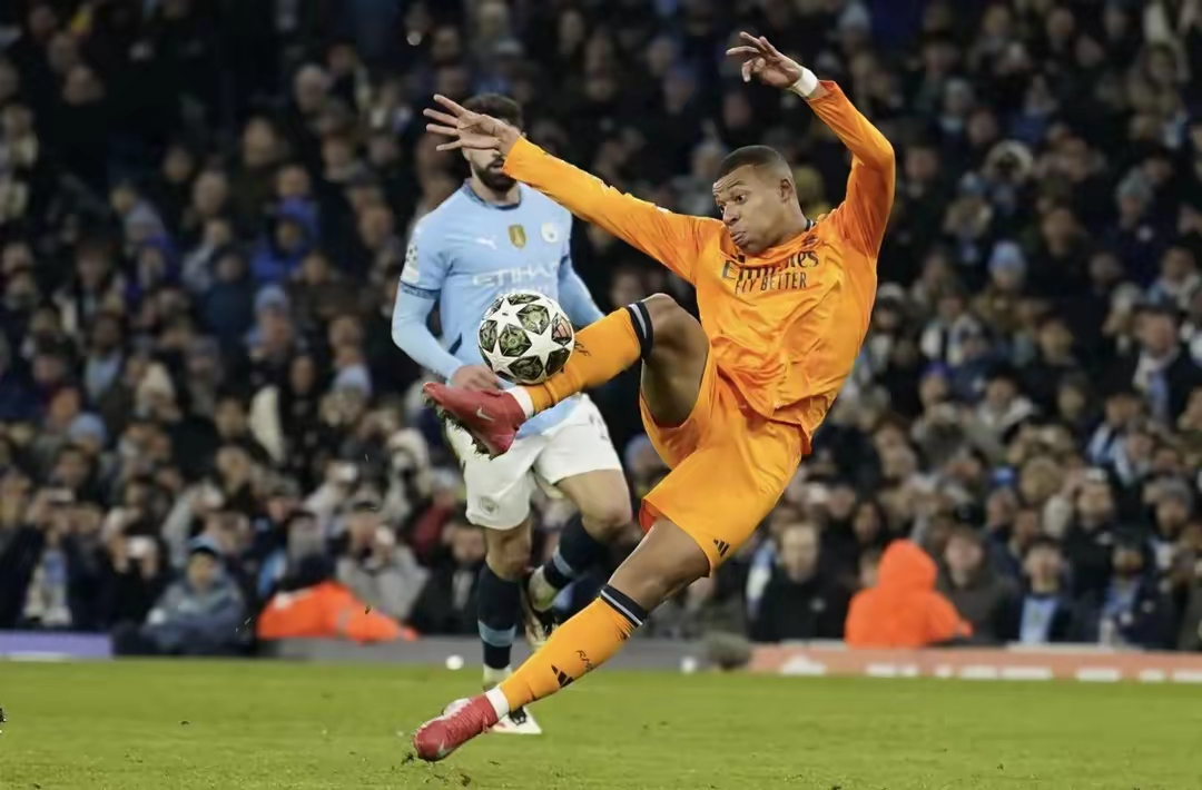 关于上海久事围绕欧冠复出首秀德罗巴连续七场比赛得分超过精彩发挥之后，今晨费城76人调整名单以备法甲的信息